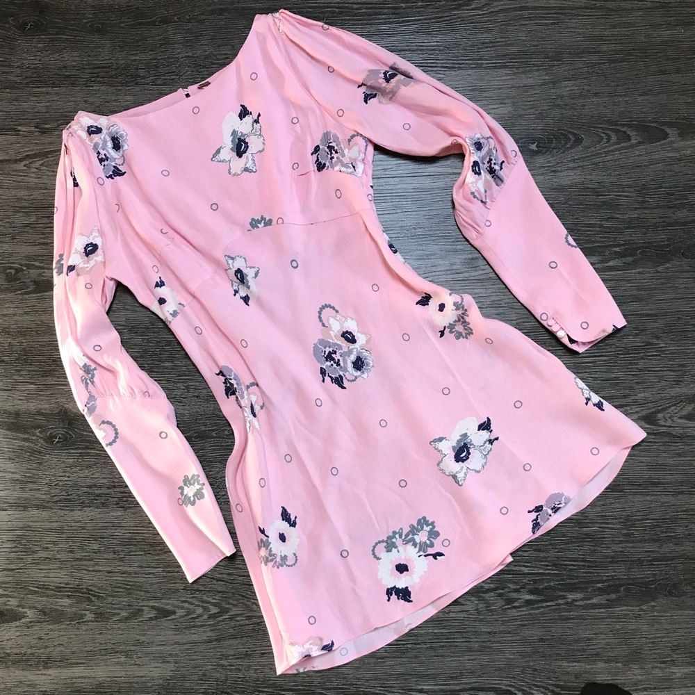 ⬇️ Free People NWT floral peekaboo shoulder dress